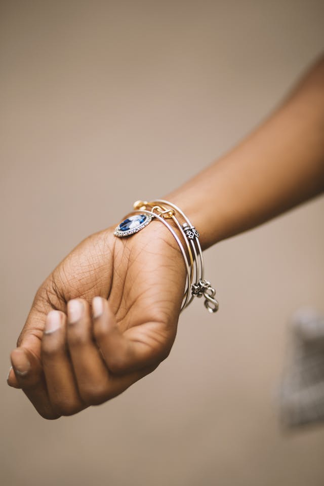 Motion Bangle